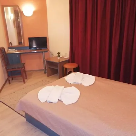 Hotel омега 3*